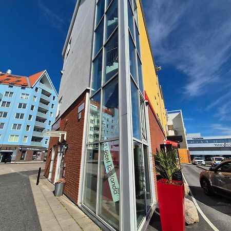 Hotel Torslanda Gothenburg Bagian luar foto