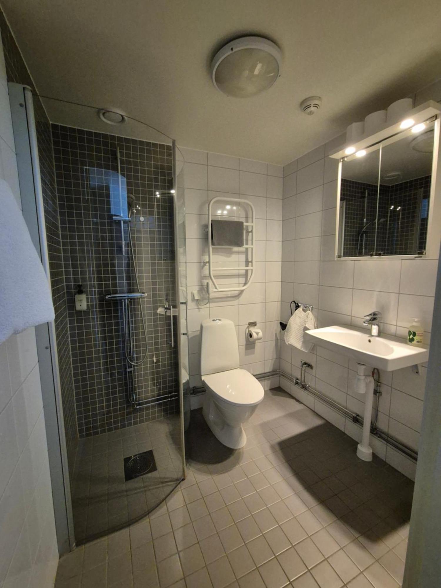 Hotel Torslanda Gothenburg Bagian luar foto