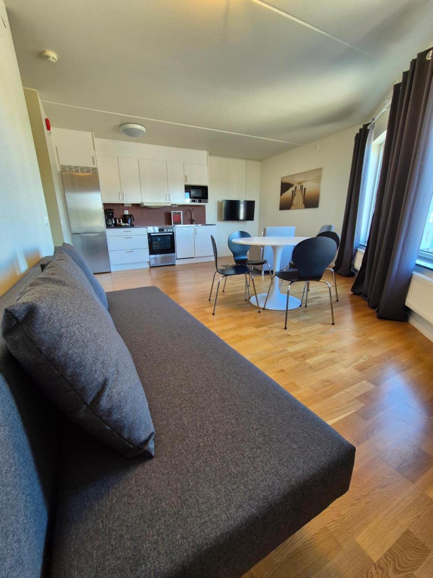 Hotel Torslanda Gothenburg Bagian luar foto