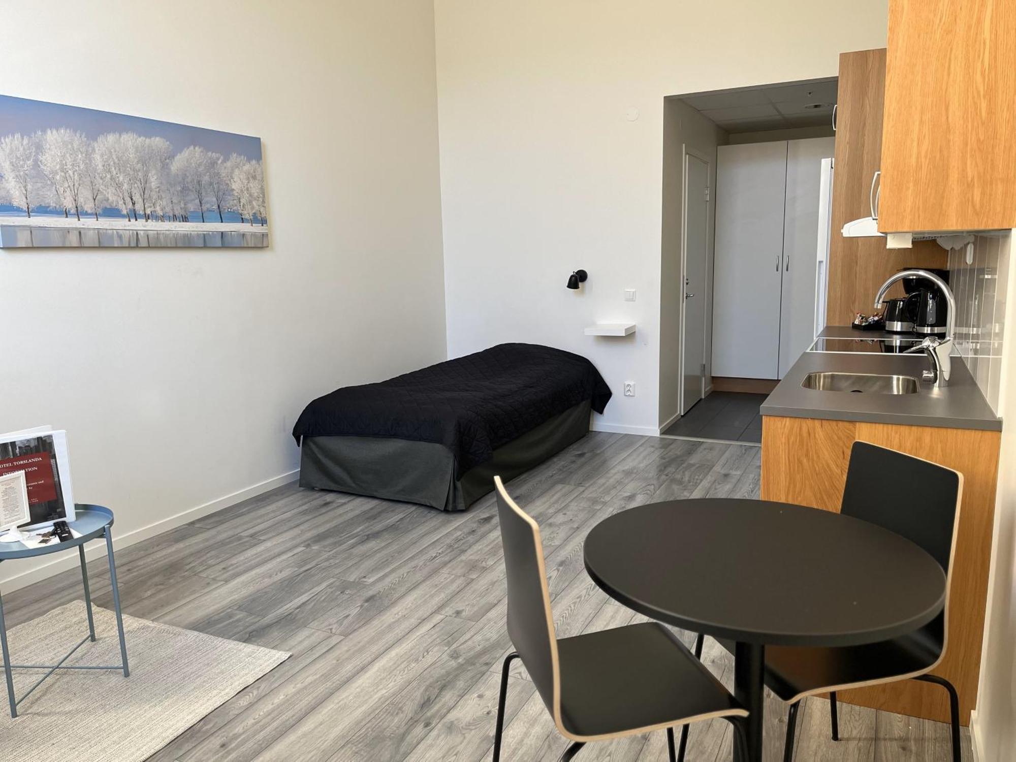 Hotel Torslanda Gothenburg Bagian luar foto