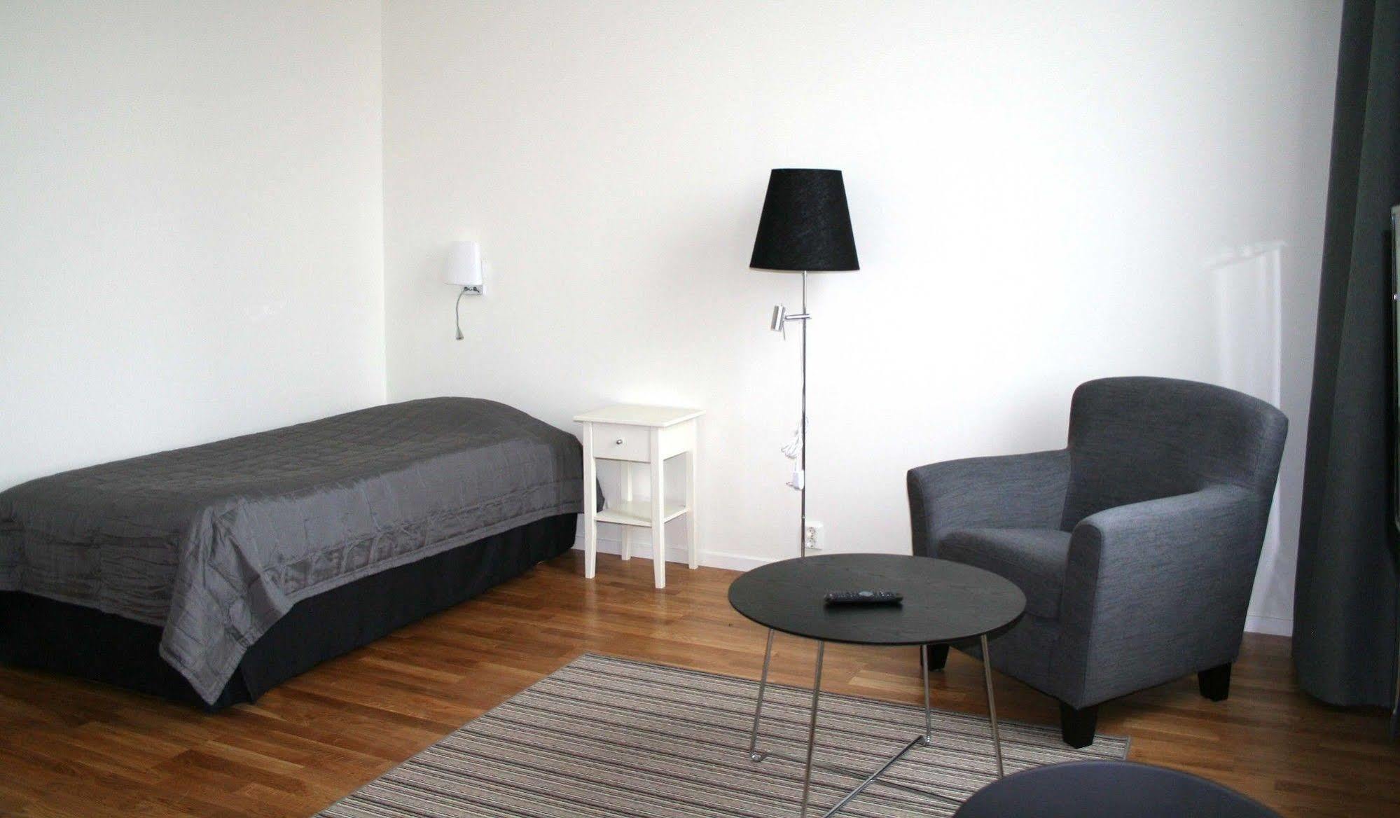 Hotel Torslanda Gothenburg Bagian luar foto