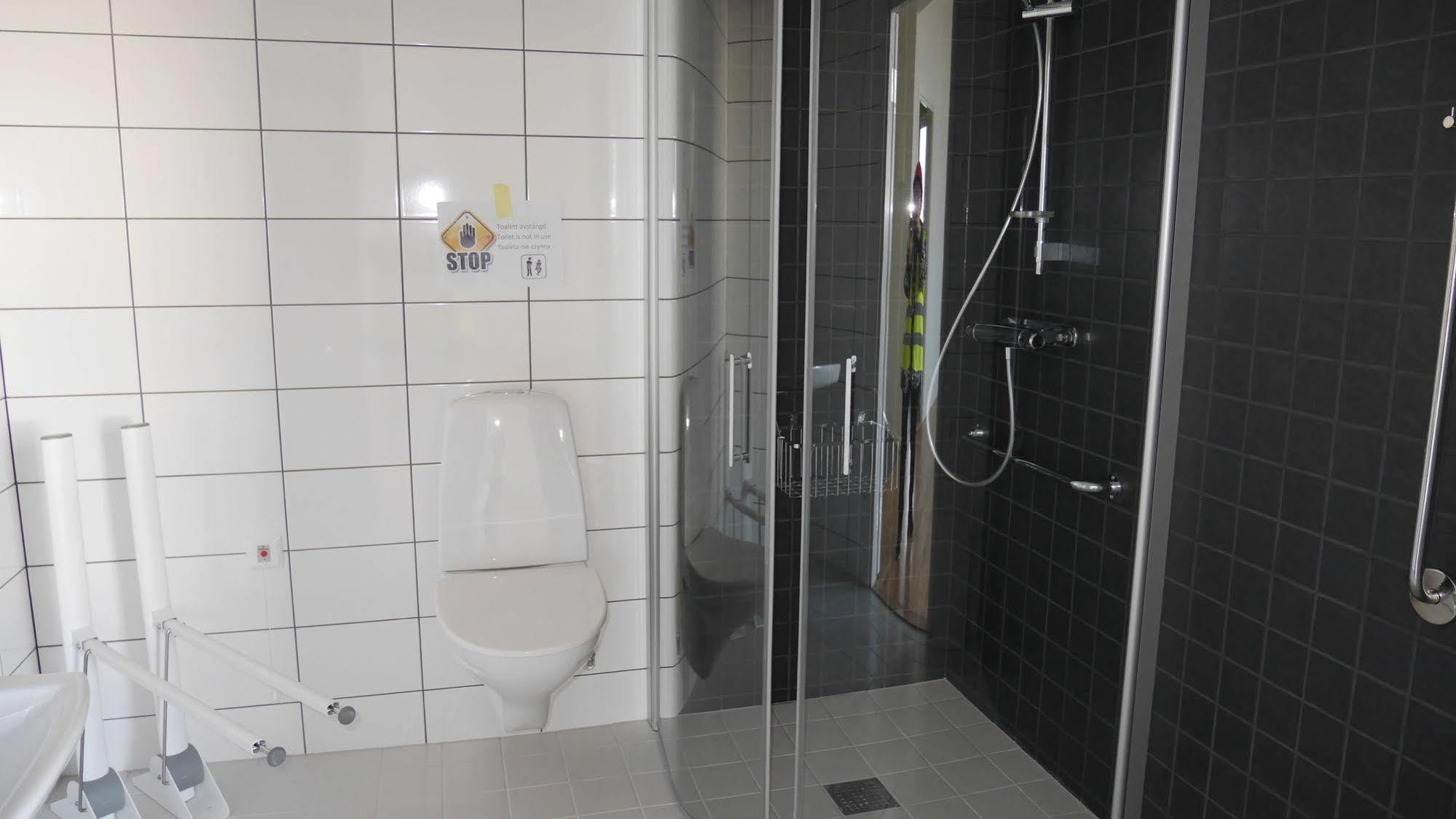 Hotel Torslanda Gothenburg Bagian luar foto