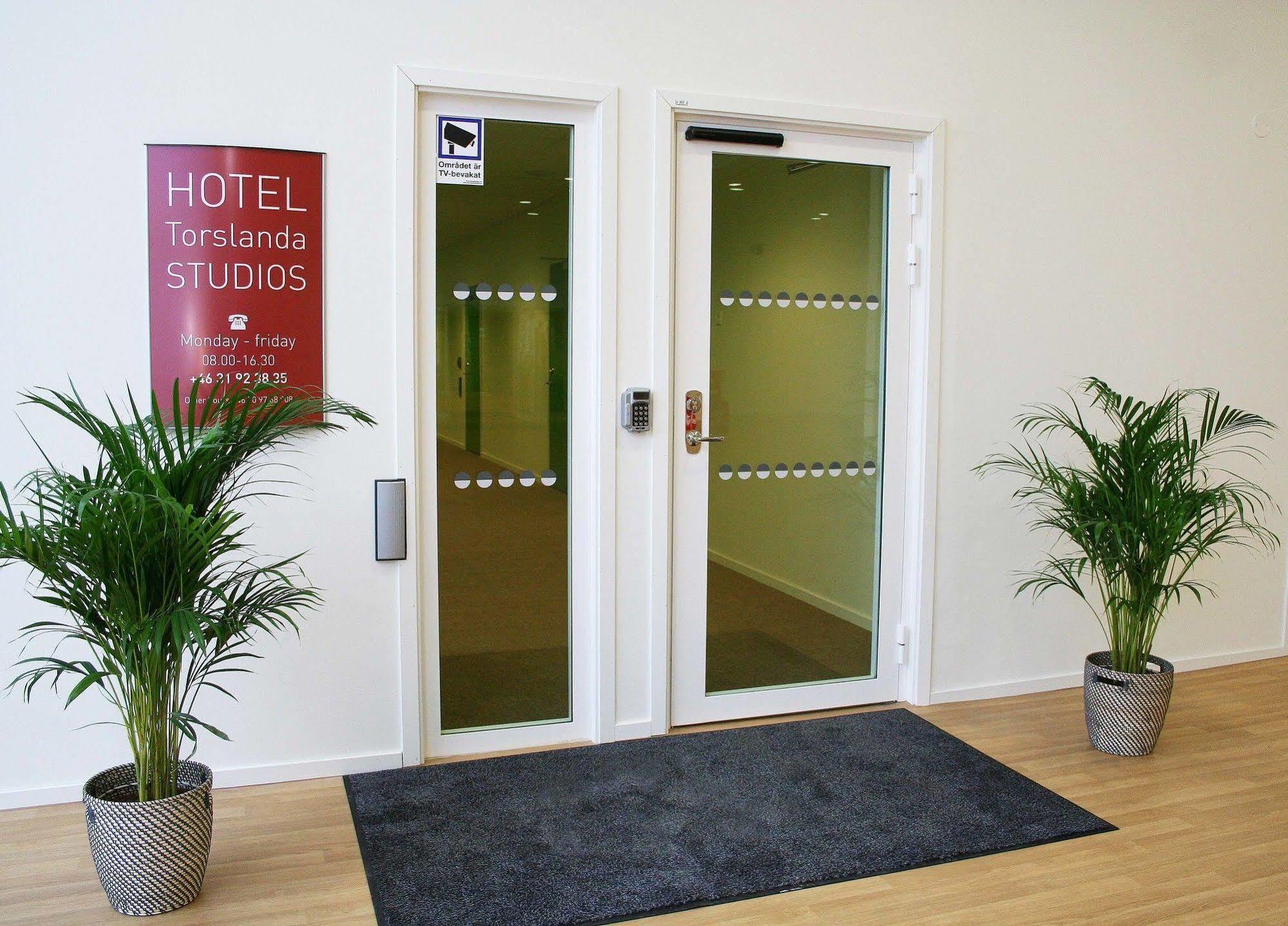 Hotel Torslanda Gothenburg Bagian luar foto