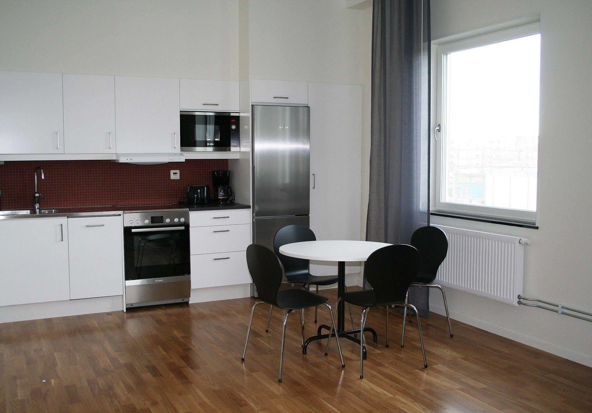Hotel Torslanda Gothenburg Bagian luar foto